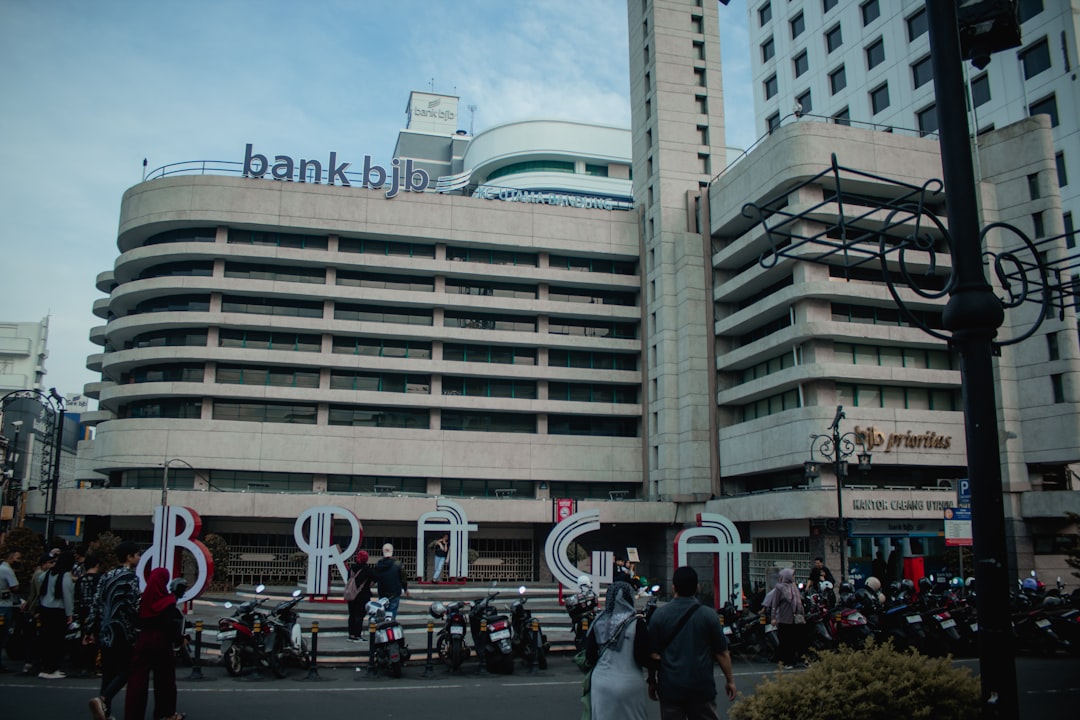 Bank Mandiri Indonesia Review: Accounts, Digital Features and Who Should Bank Here